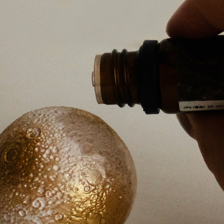 tiny moon stone | 月のアロマストーンオブジェ