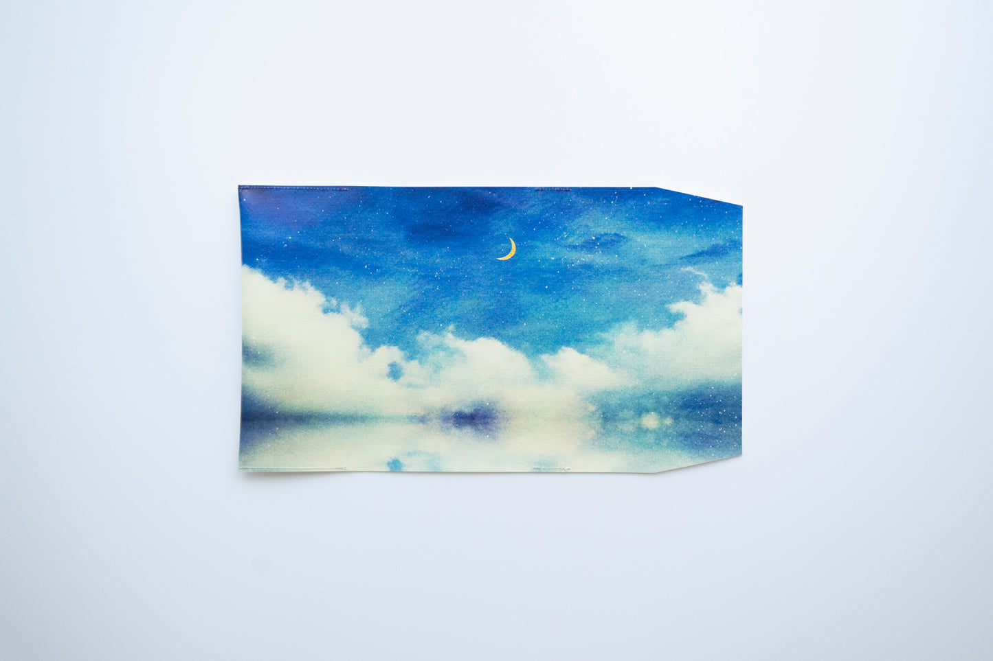 夜空と湖を描いた、文庫サイズのブックカバー