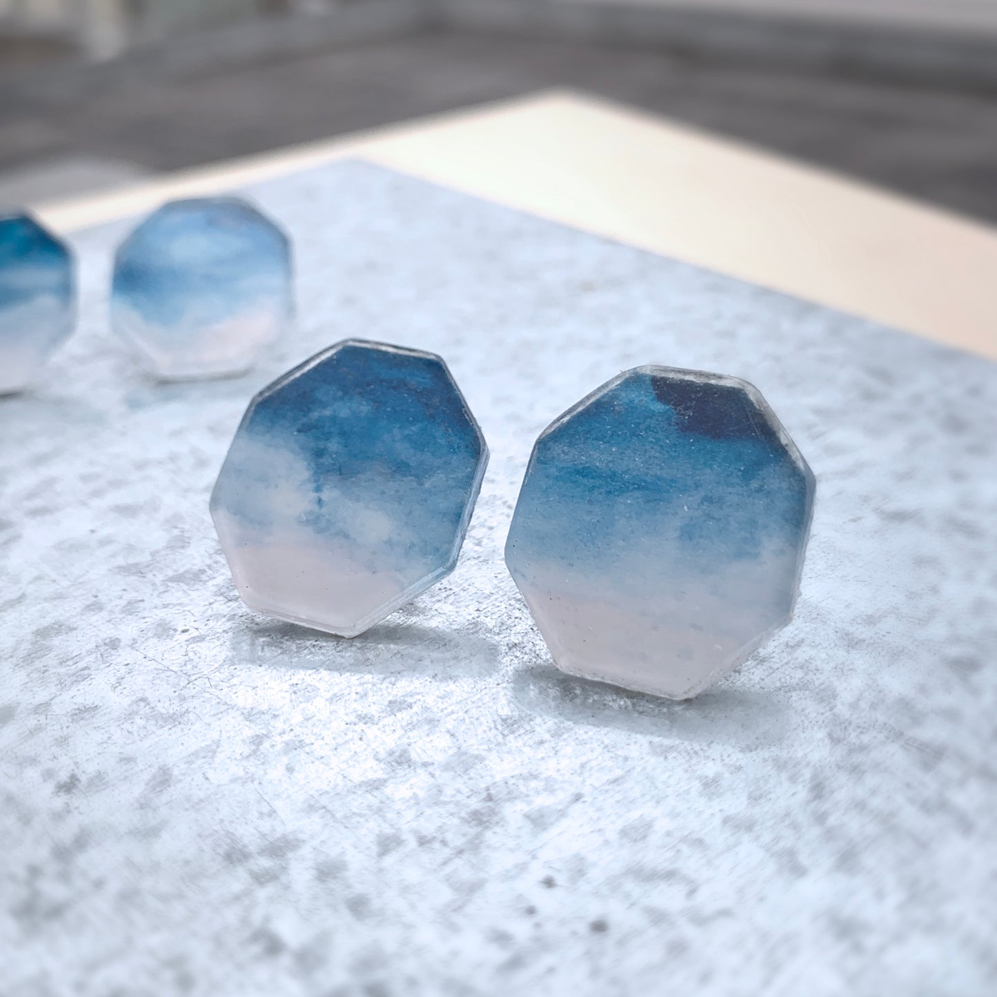 【ピアス&イヤリング】寒い朝の空気