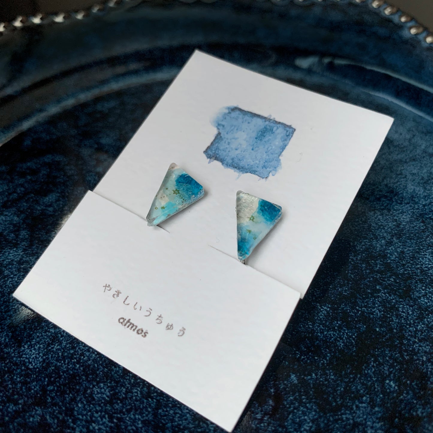 【ピアス&イヤリング】やさしいうちゅう(さんかく)