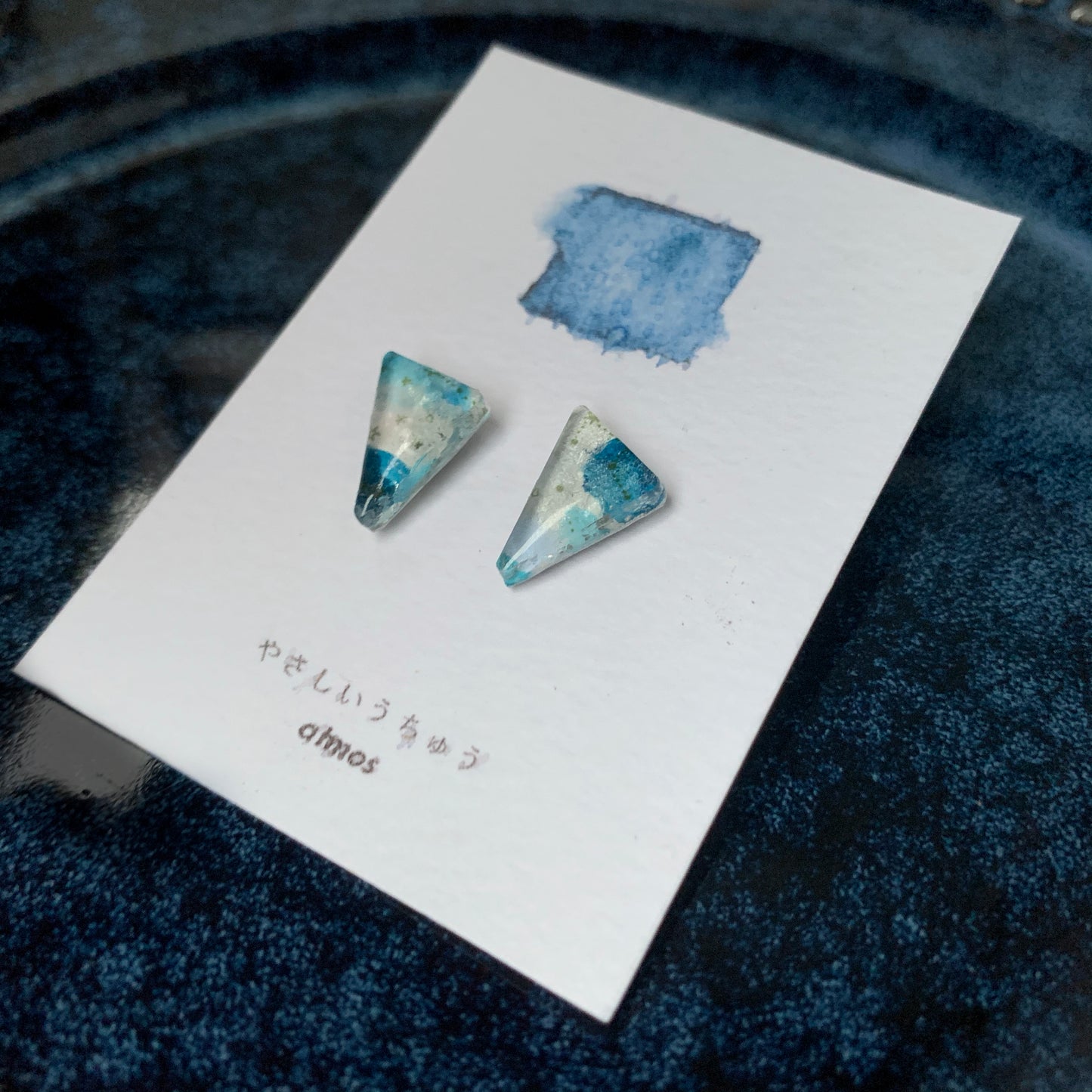 【ピアス&イヤリング】やさしいうちゅう(さんかく)