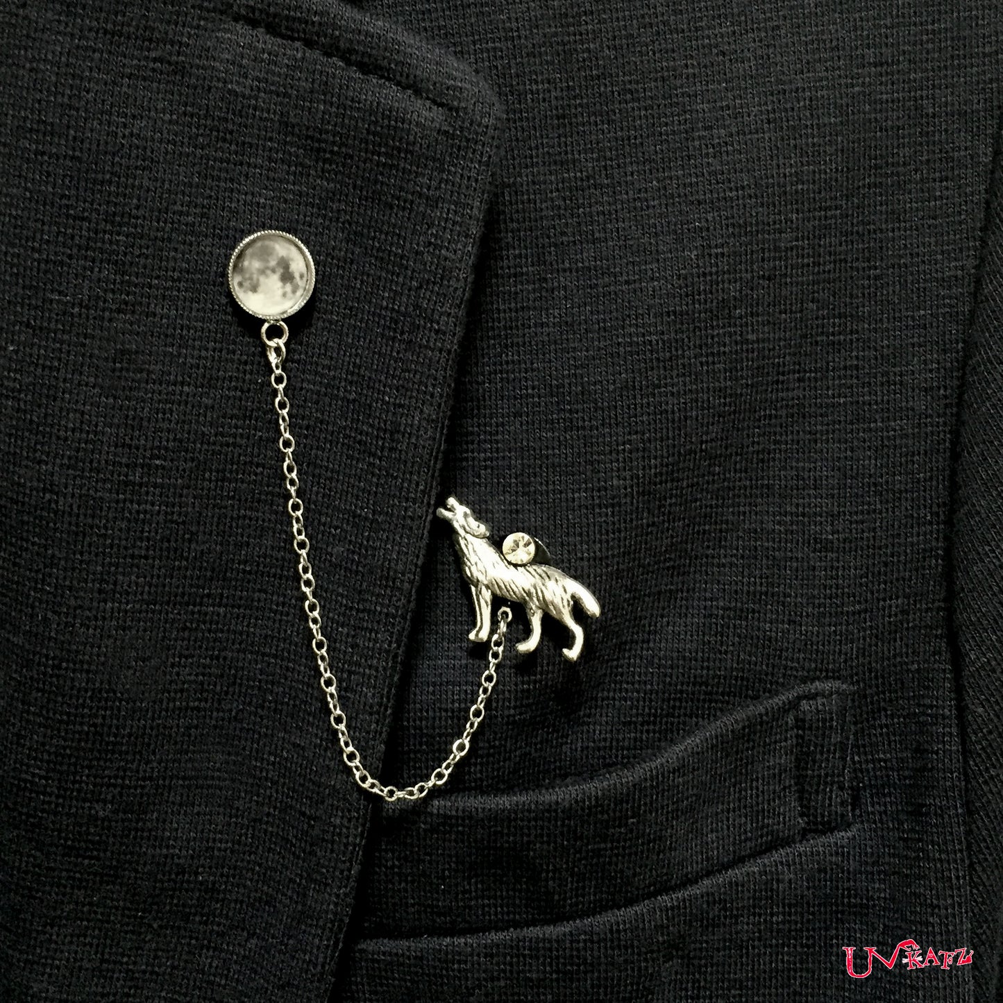 "Barking wolf"ピン ブローチ