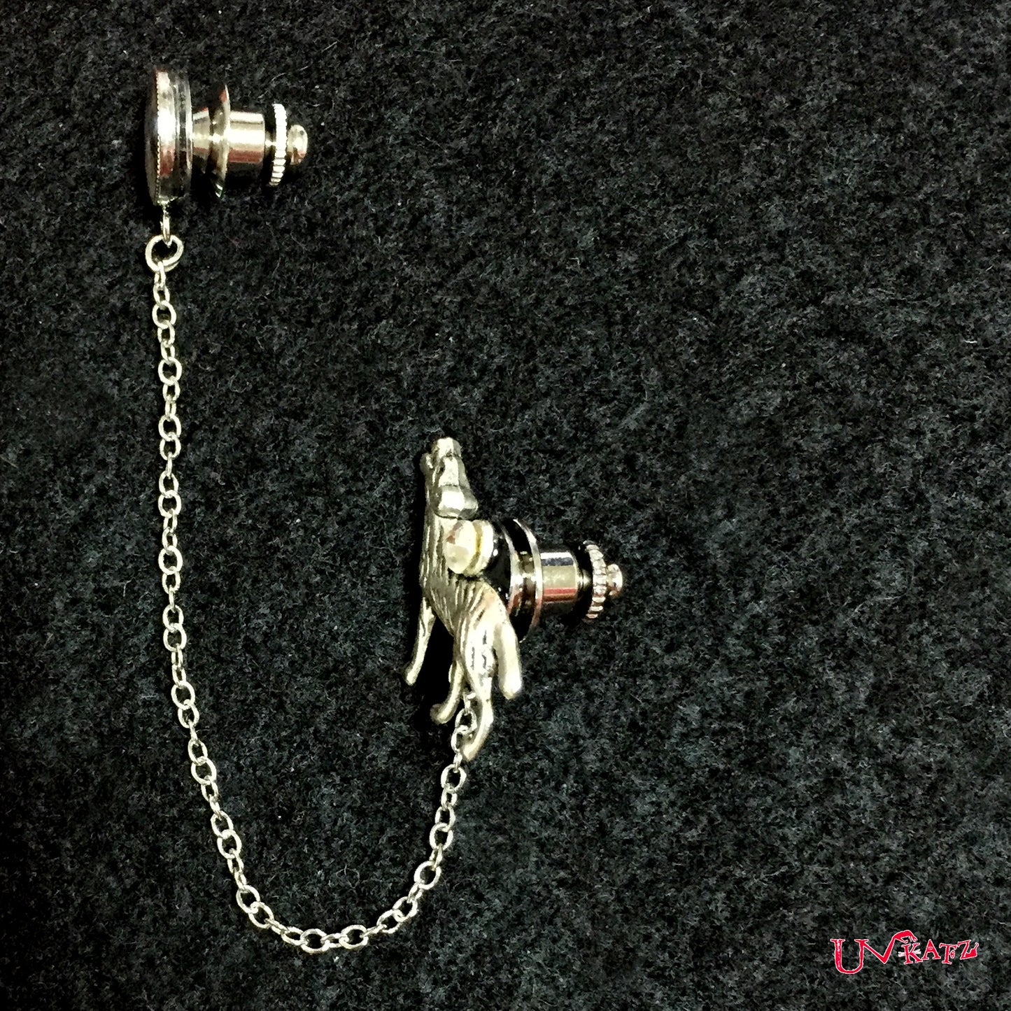 "Barking wolf"ピン ブローチ