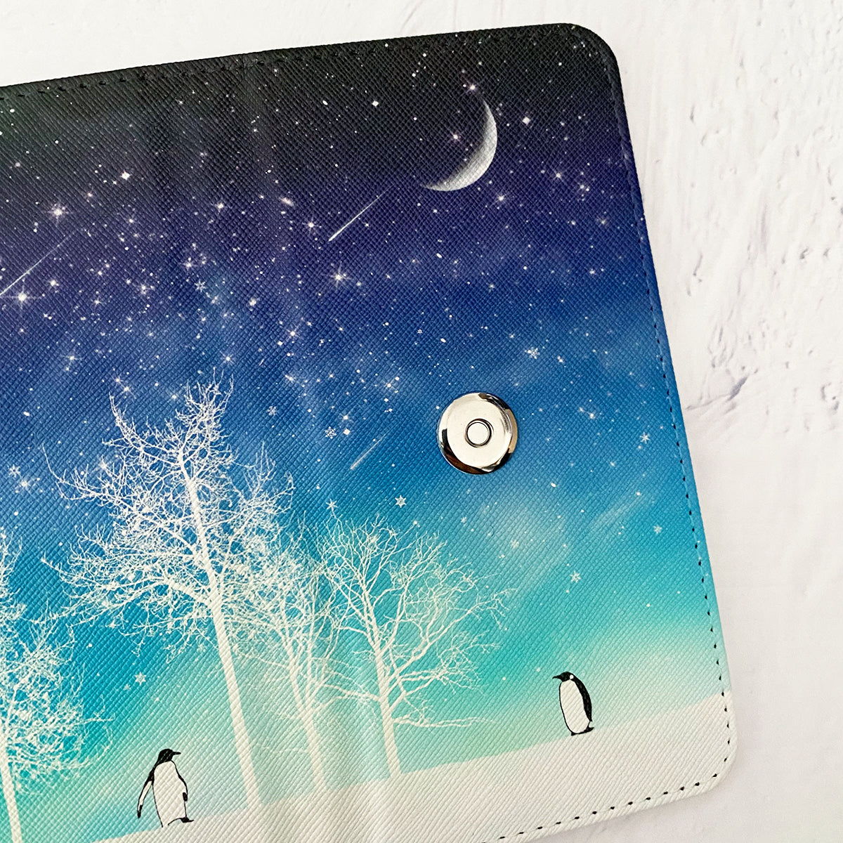 【三つ折り手帳型スマホケース/ショルダーストラップ付き】冬の星空(iPhone)