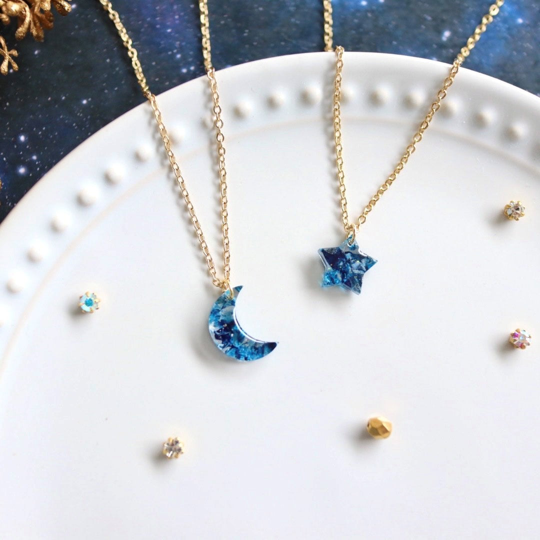 夜空に浮かぶ星月ネックレス