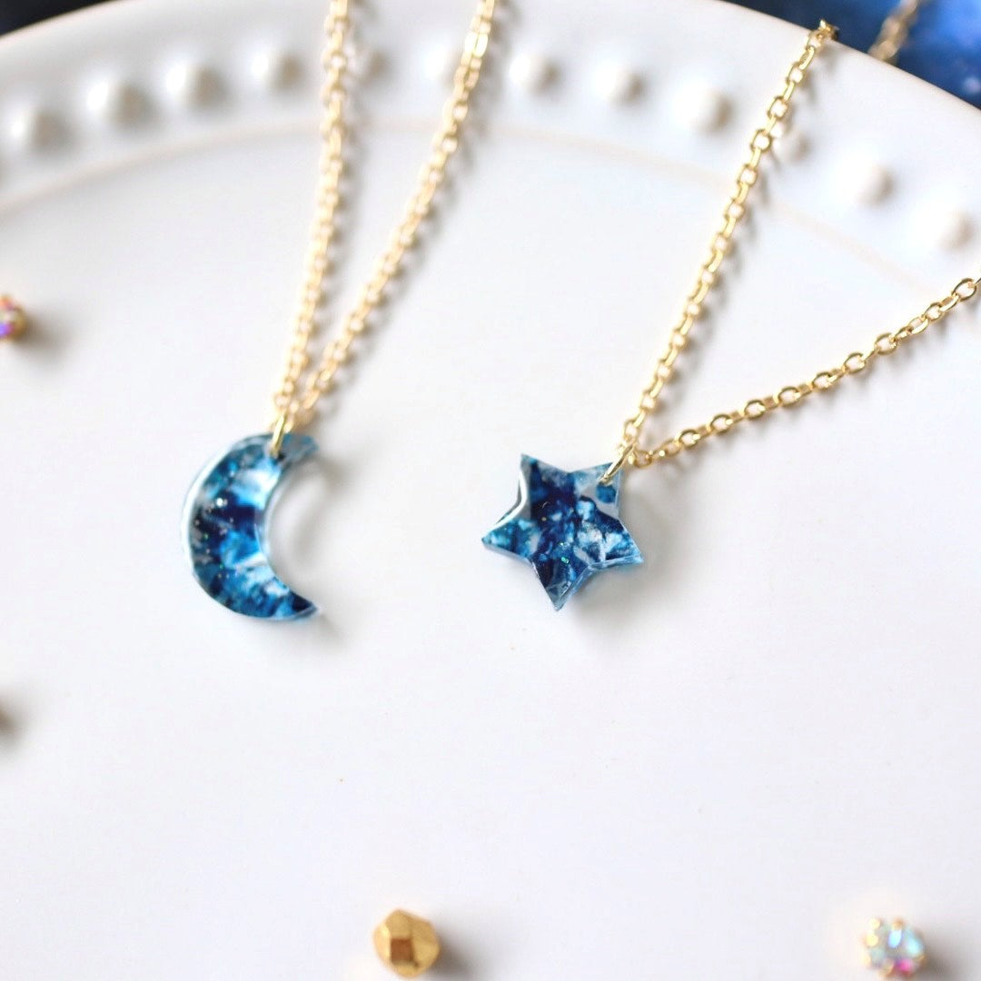 夜空に浮かぶ星月ネックレス