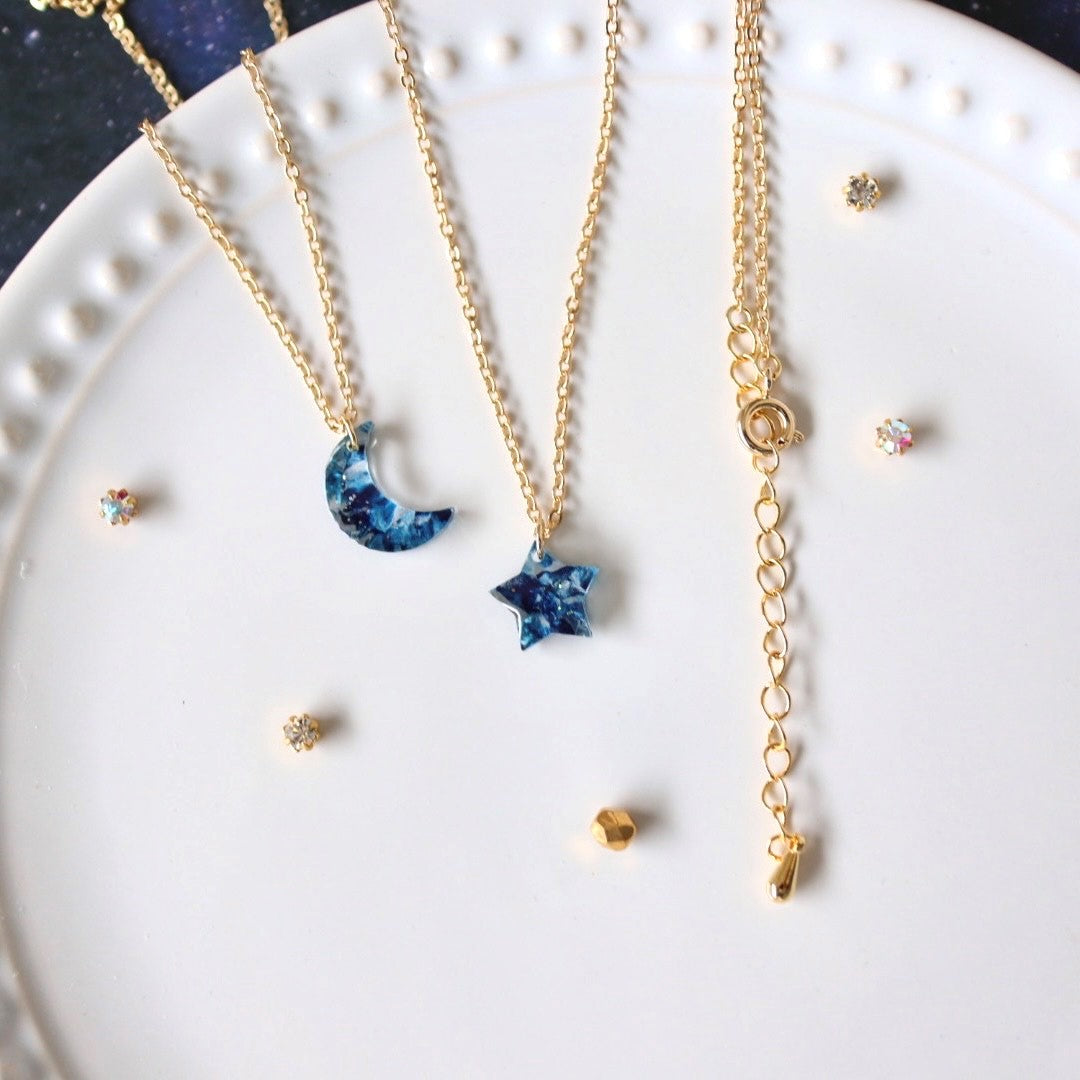 夜空に浮かぶ星月ネックレス