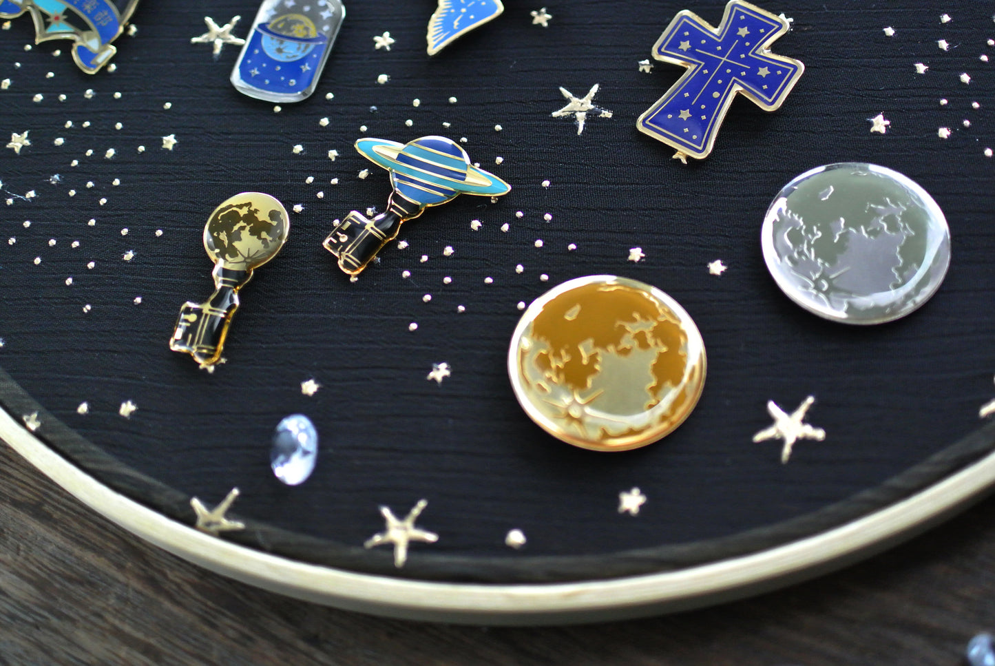 星・月・星座デザインのピンバッジ 11種