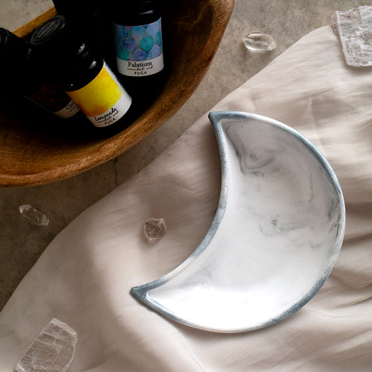 crescent moon stone | 三日月のトレイ型アロマストーン