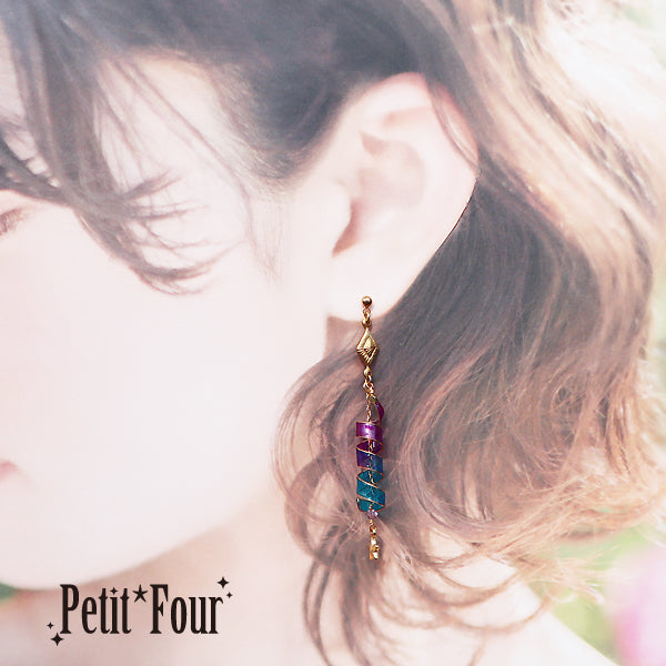 リボンオーナメント ピアス/イヤリング