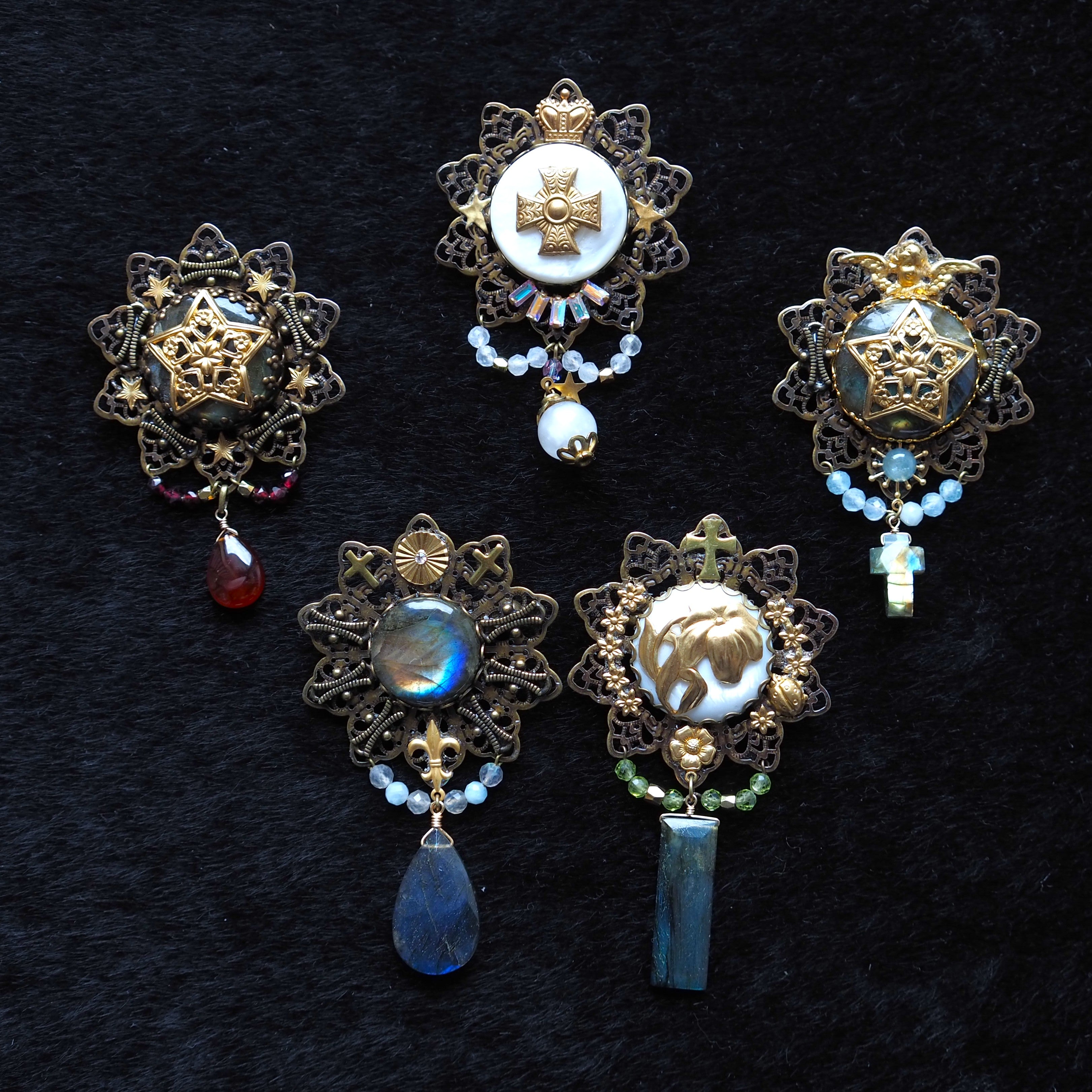 魔法具のブローチ – 宙フェス夜市