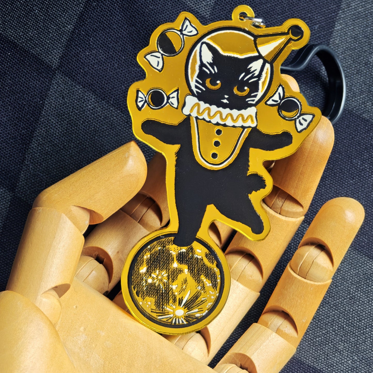 アクリルキーホルダー　黒猫・月光