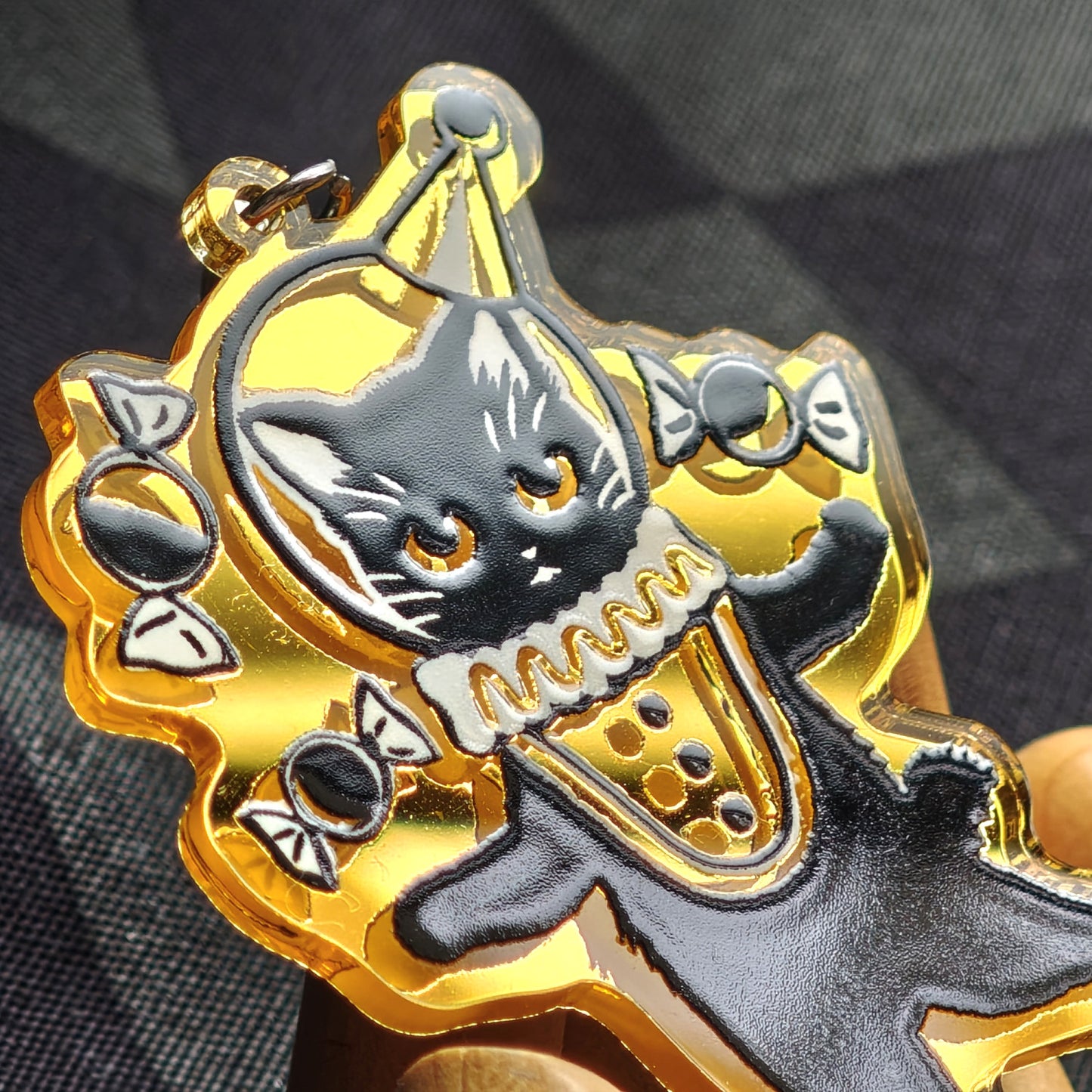 アクリルキーホルダー　黒猫・月光