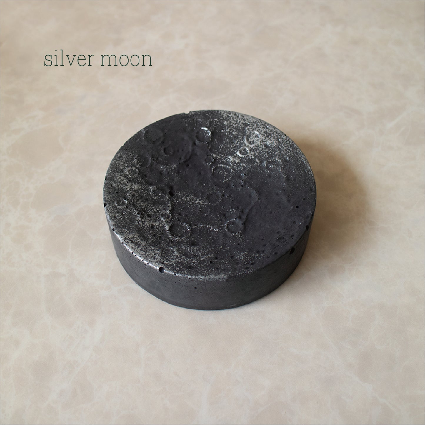 midnight moon stone | 夜半月のアロマストーン《香るインテリア》