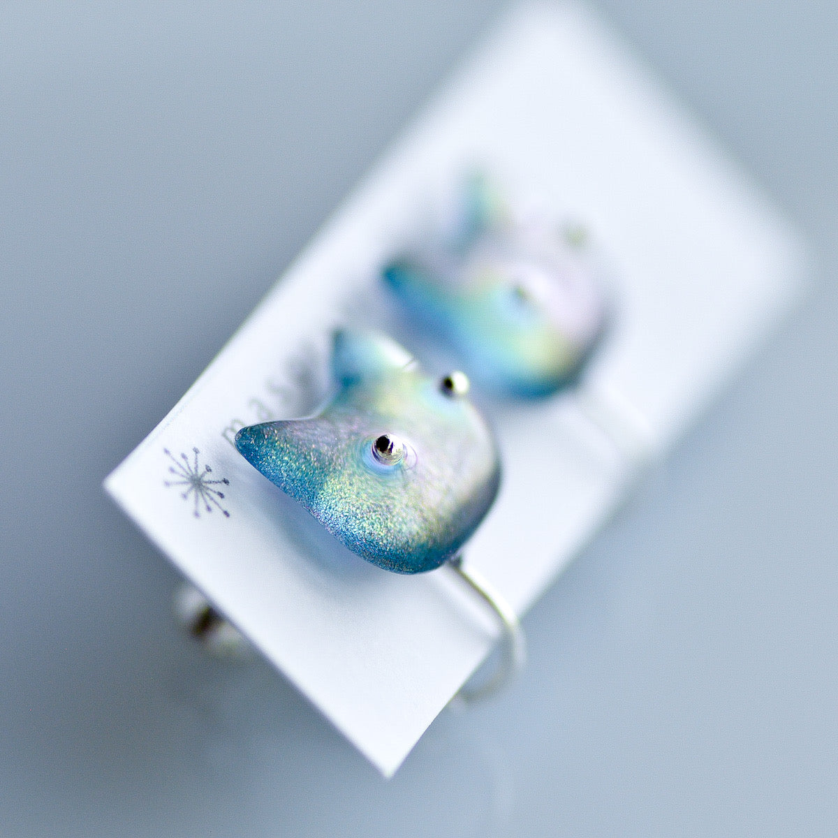 宙色ネコの耳飾り