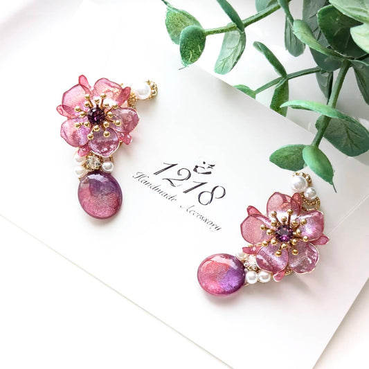 マジックアワーに染まる花　イヤーカフ