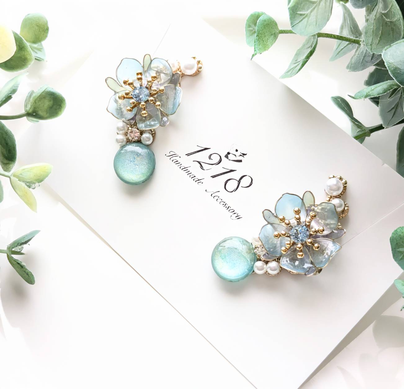 空を映した晴天の花　イヤーカフ