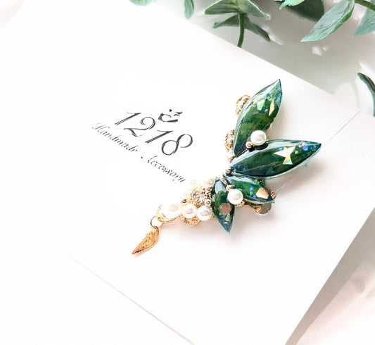 風に揺れる緑の妖精　イヤーカフ