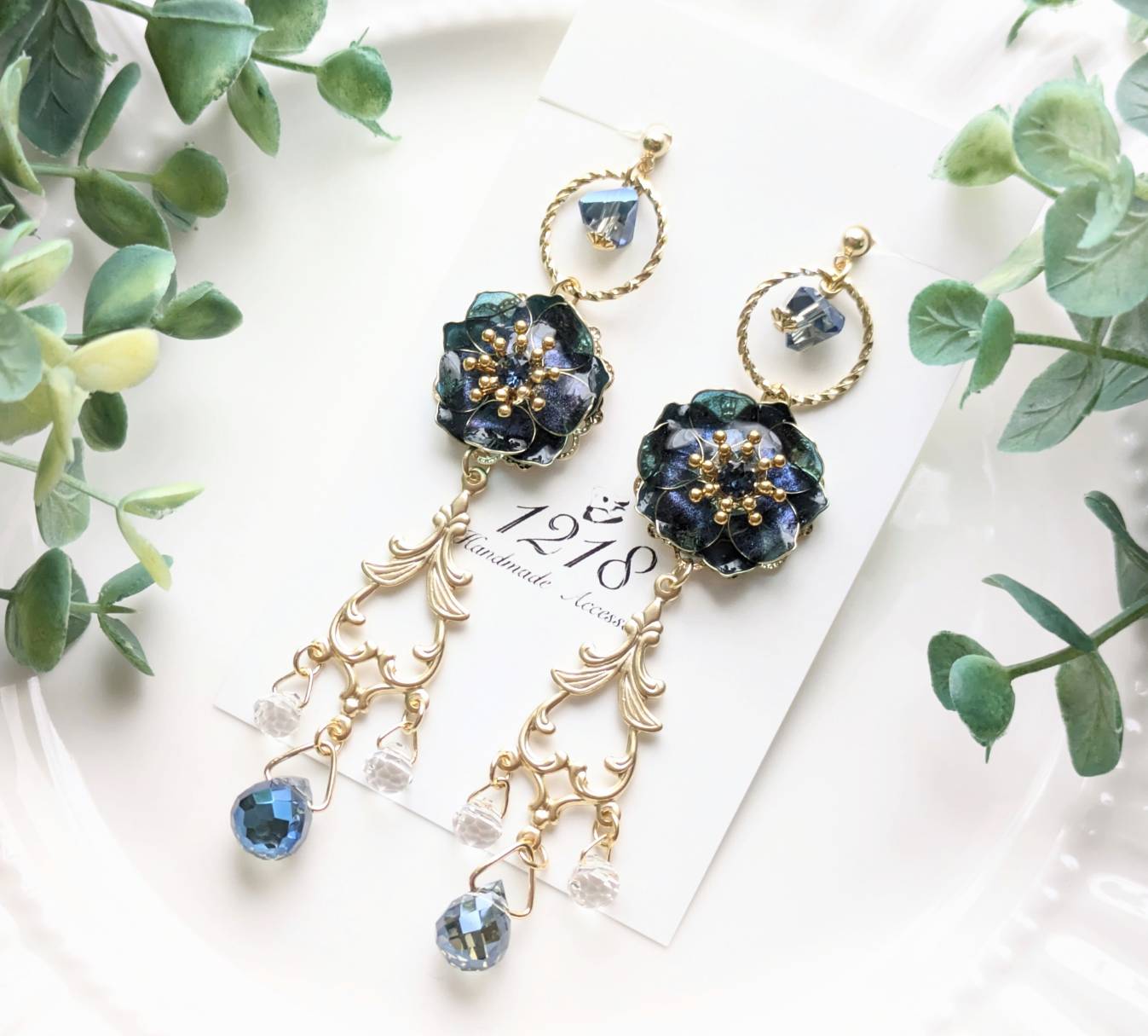 日差しを弾く夜の青　イヤリング・ピアス