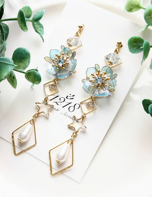 空を映した晴天の花　イヤリング・ピアス