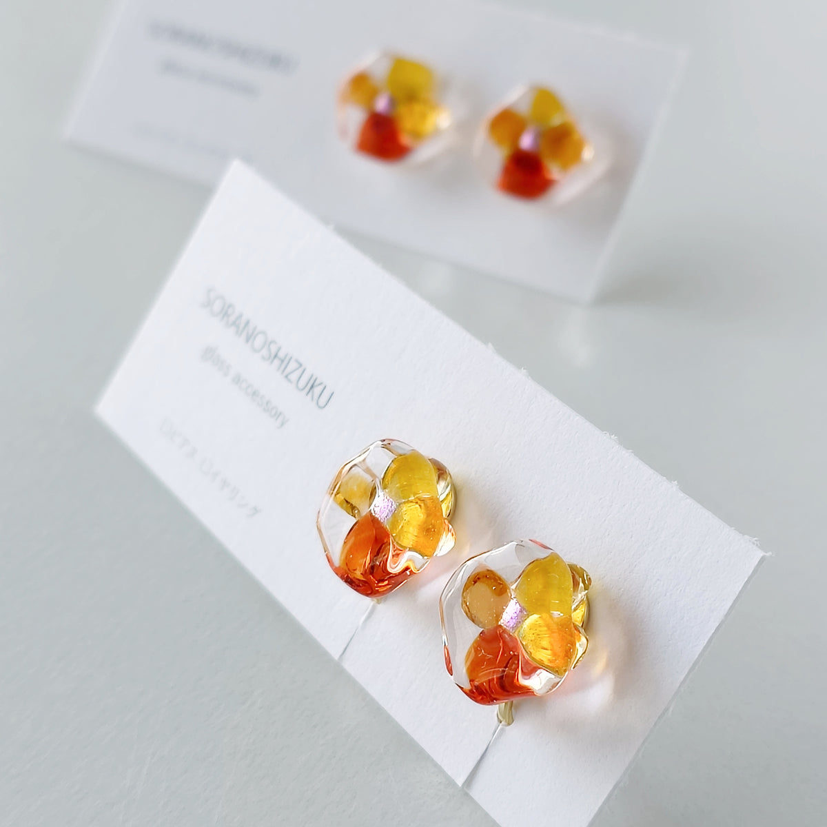 夕焼け空の金木犀 mosaic flower ガラスのピアス/イヤリング