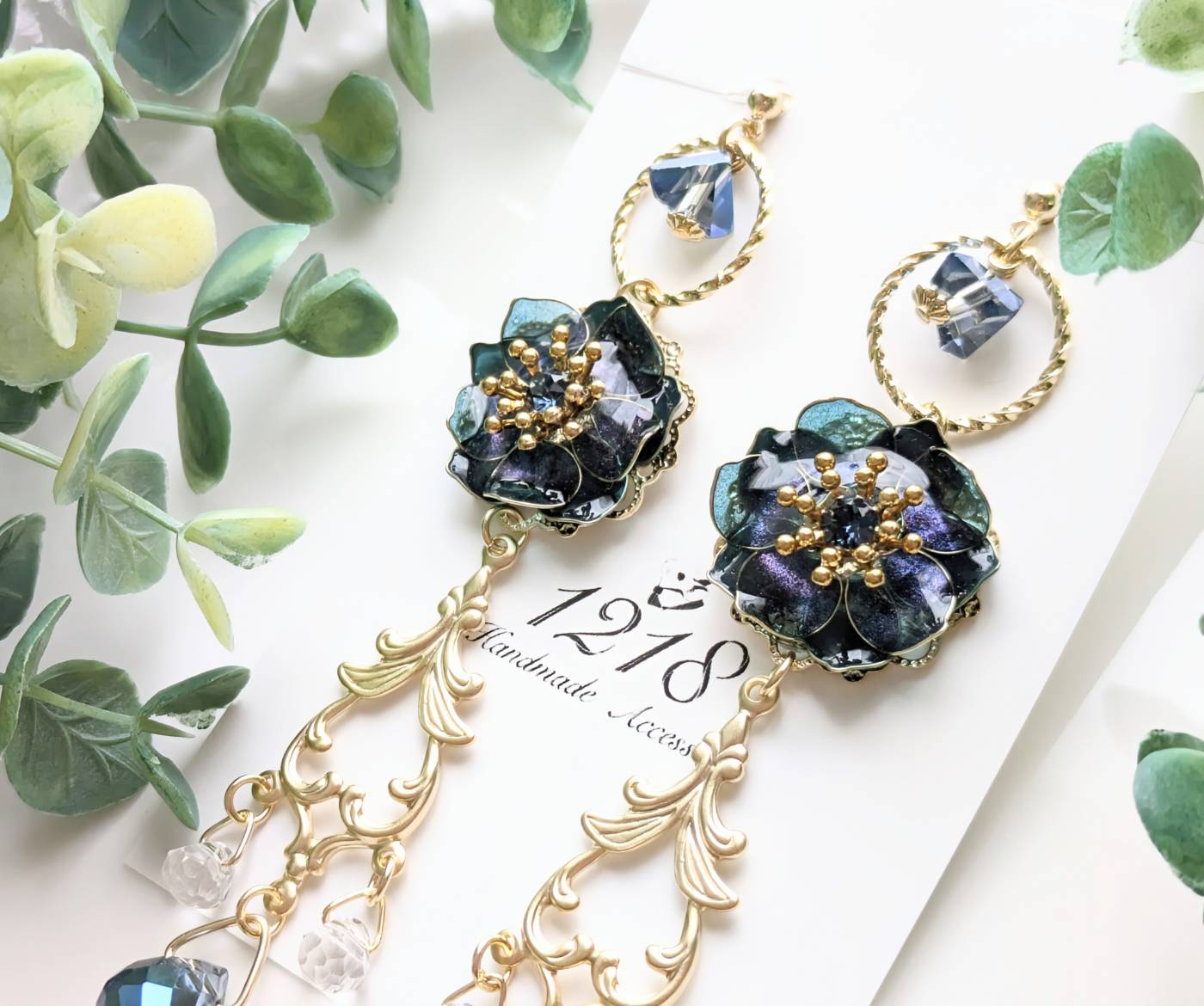 日差しを弾く夜の青　イヤリング・ピアス