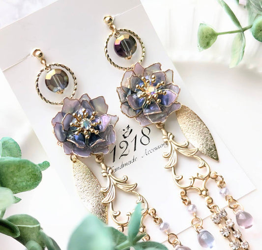 夜明けの色に染まる花　イヤリング・ピアス