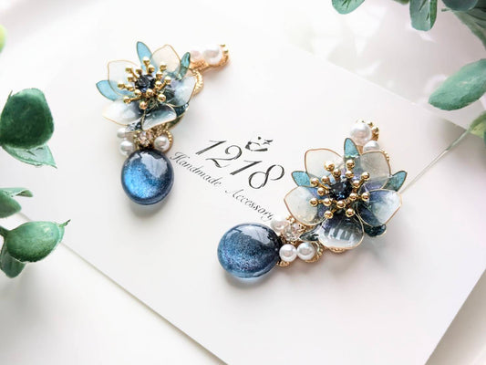 夜の雲に浮かぶ花　イヤーカフ