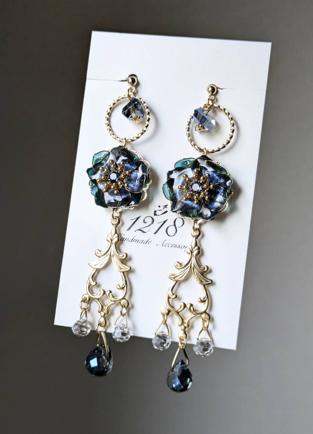 日差しを弾く夜の青　イヤリング・ピアス