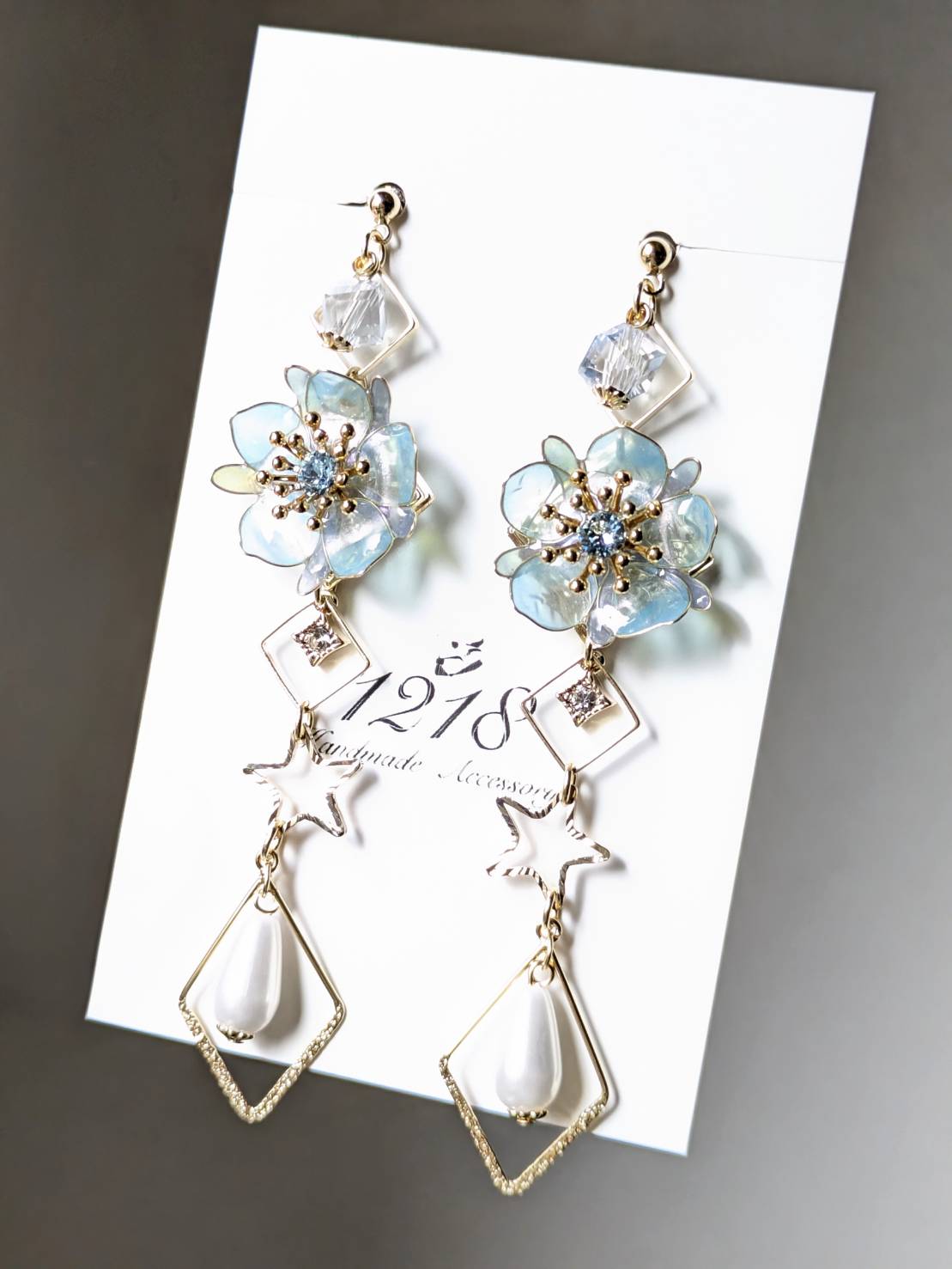 空を映した晴天の花　イヤリング・ピアス