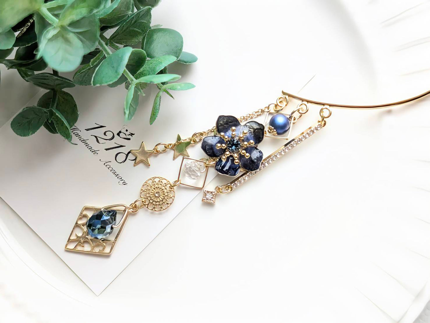 流れ星の青い花　イヤーフック　(左耳)