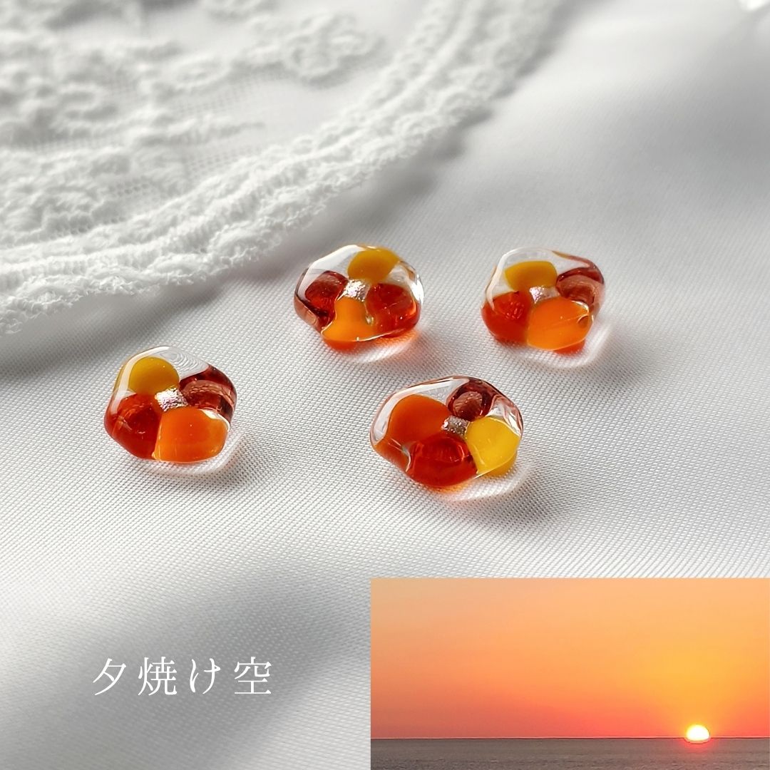 夕焼け空の金木犀 mosaic flower ガラスのピアス/イヤリング