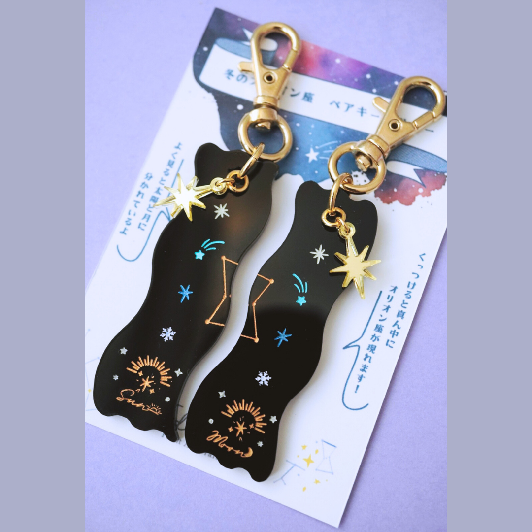 ＃515 星空✴天の川✴オリオン座✴レジンヘアゴムキーホルダーブローチ 冬のオリオン座ペアキーホルダー – 宙フェス夜市