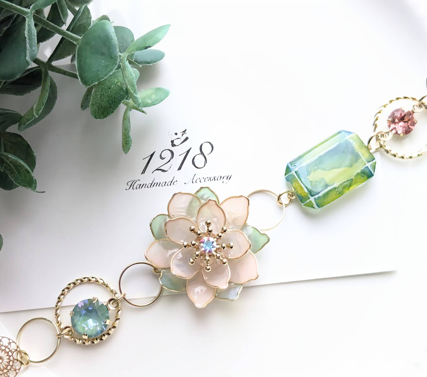 魔女の花庭の腕飾り　ブレスレット/ライトピンク