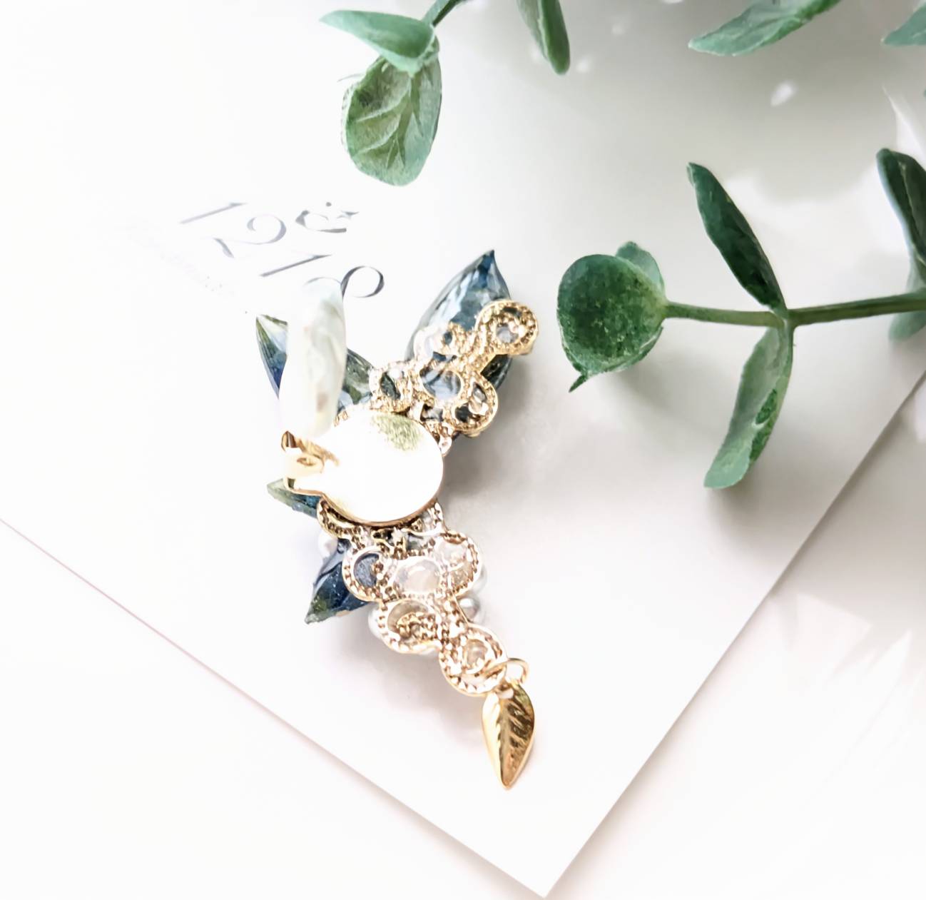 優雅に羽ばたく眠る森の妖精　イヤーカフ