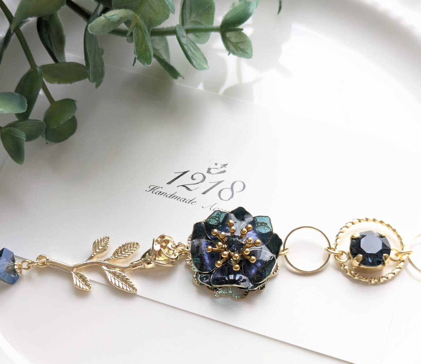 日差しを弾く夜の青　ブレスレット