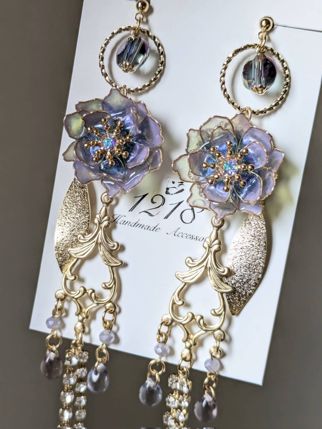夜明けの色に染まる花　イヤリング・ピアス