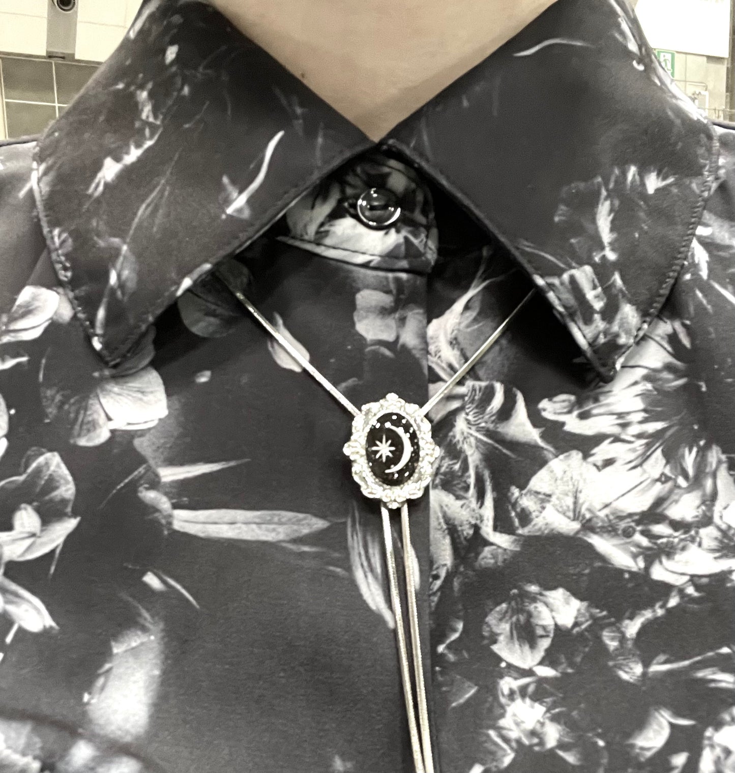 絵画ループタイ２