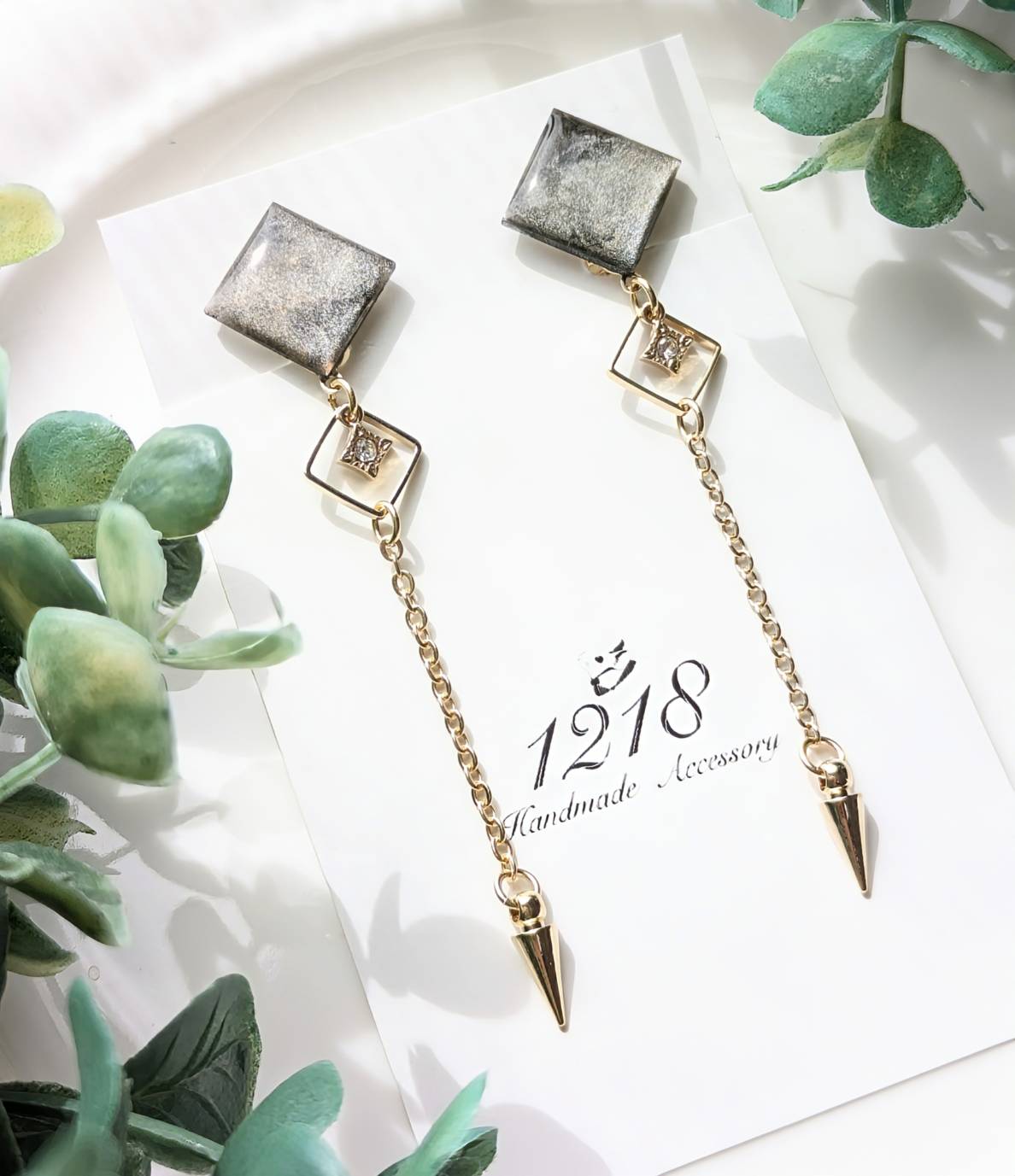 夜の黒は優しく寄り添う　イヤリング・ピアス