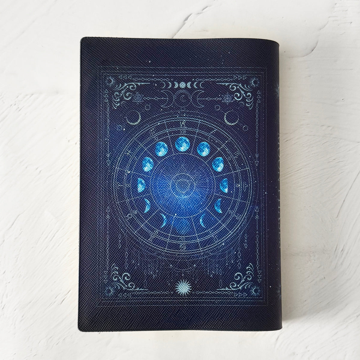 【ブックカバー】月の満ち欠け・12星座／魔法の本のようなブックカバー