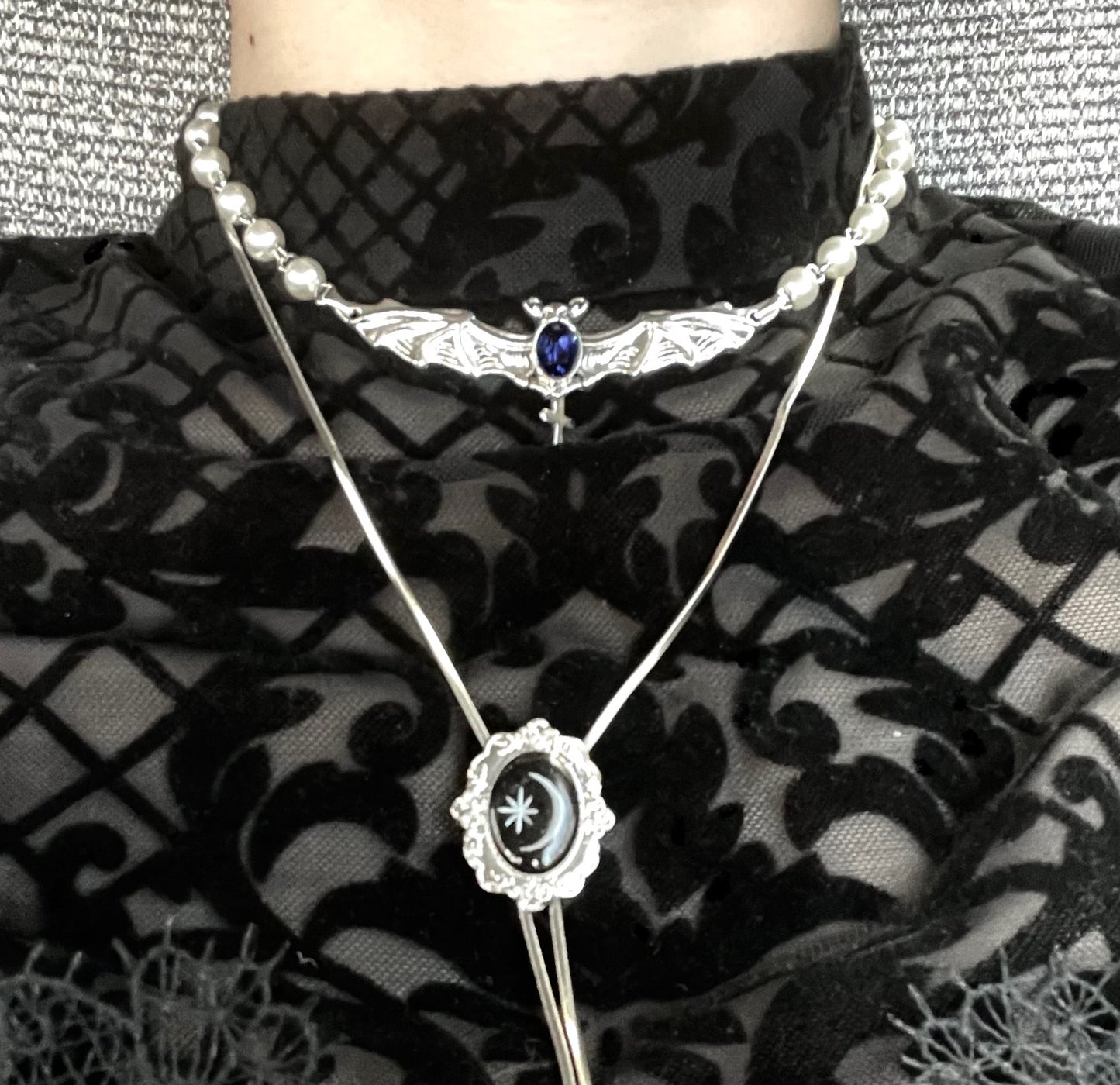 絵画ループタイ２