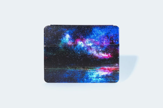 【iPadケース】銀河を漂う景色を描いた、iPadケース
