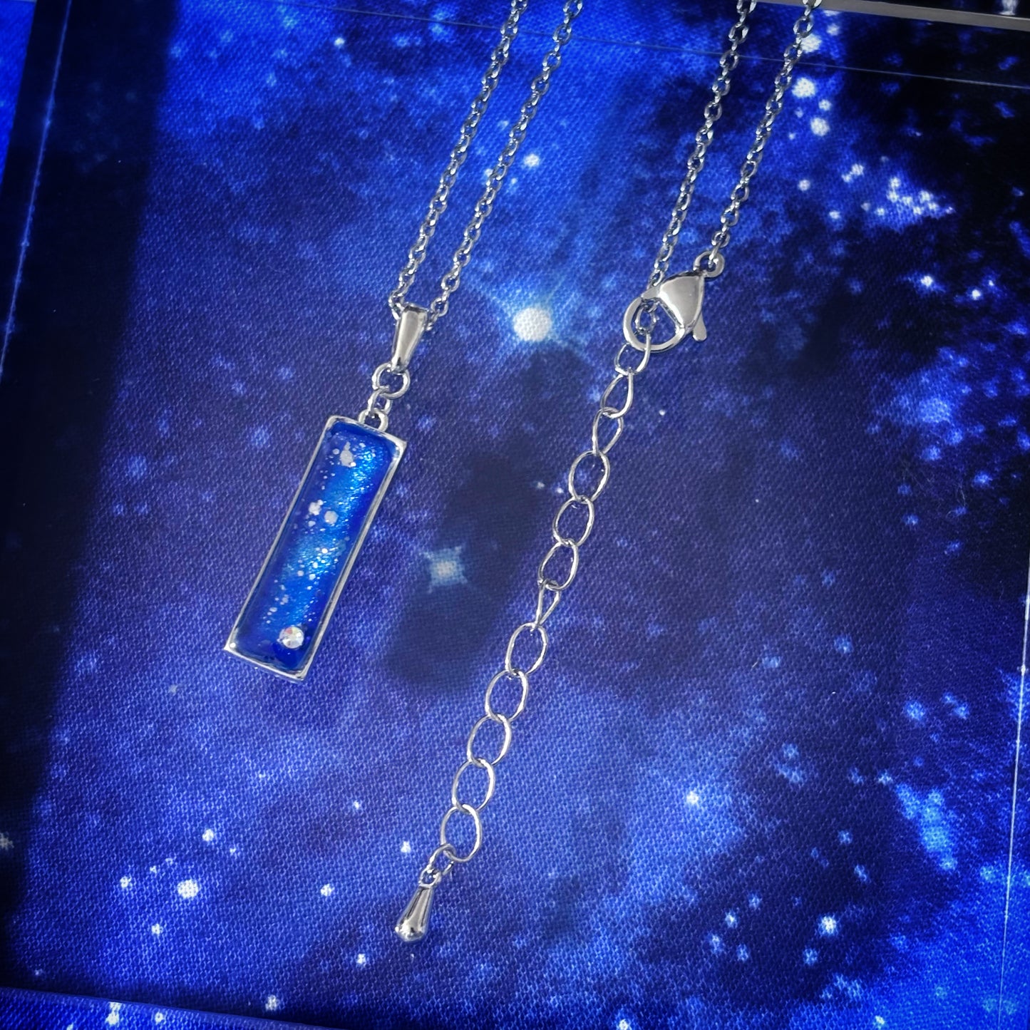 ちいさな宇宙ネックレス