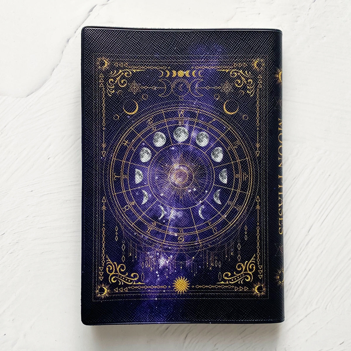 ブックカバー】月の満ち欠け・12星座／魔法の本のようなブックカバー
