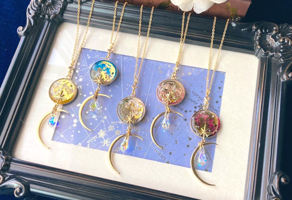 月光の雫ペンダント　ブルームーン（水色）