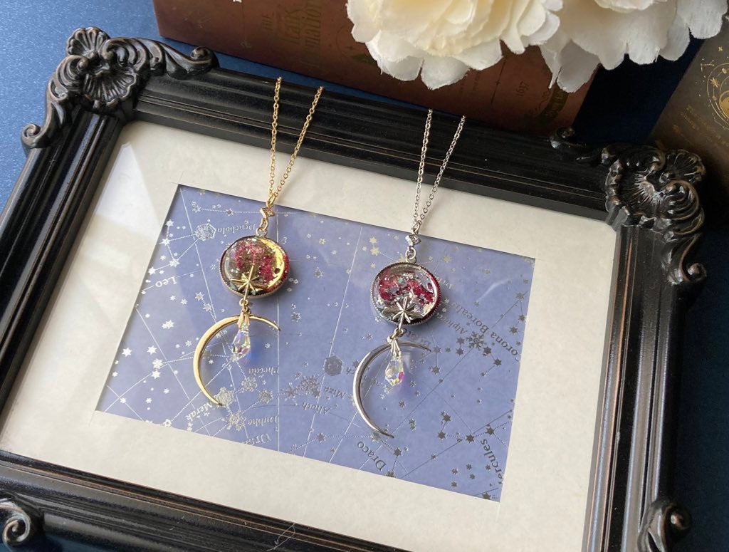 月光の雫ペンダント　ブラッドムーン（赤）