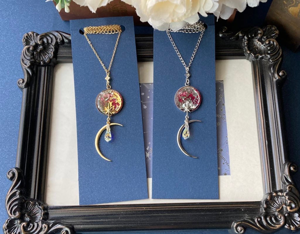 月光の雫ペンダント　ブラッドムーン（赤）