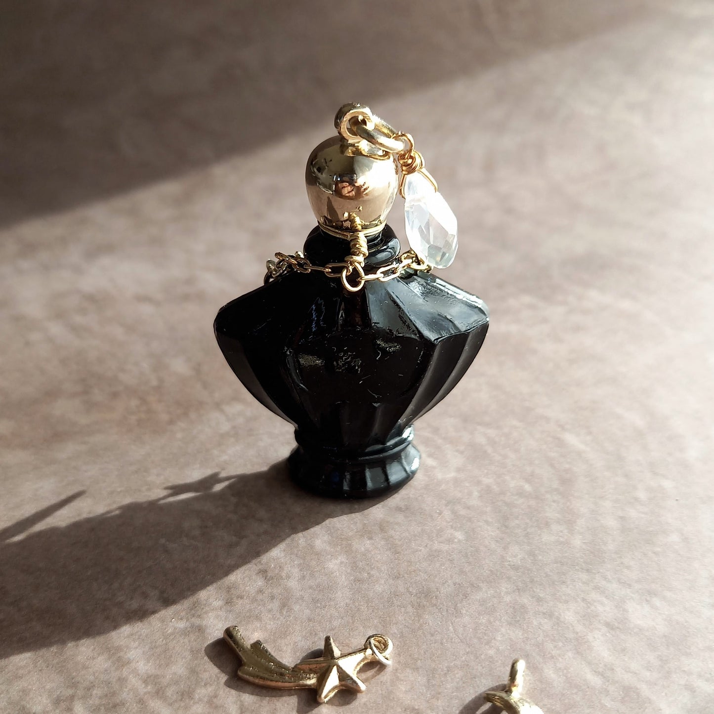 香水瓶ネックレス　ナイトシェイプボトル Horoscope【シャボン玉ネックレスに変更可能】