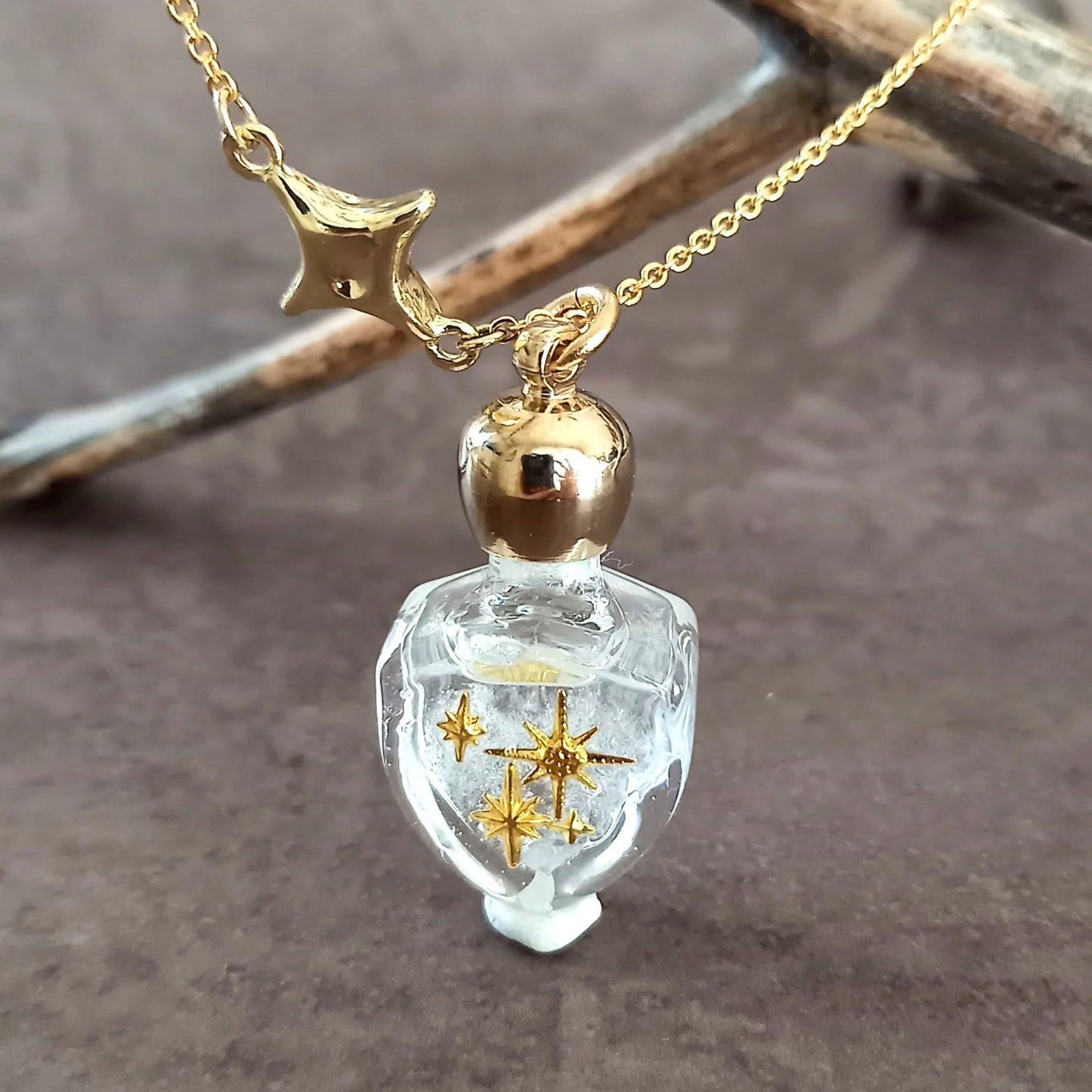 香水瓶ネックレス　エンブレムボトル　Pleiades【ストームグラス】
