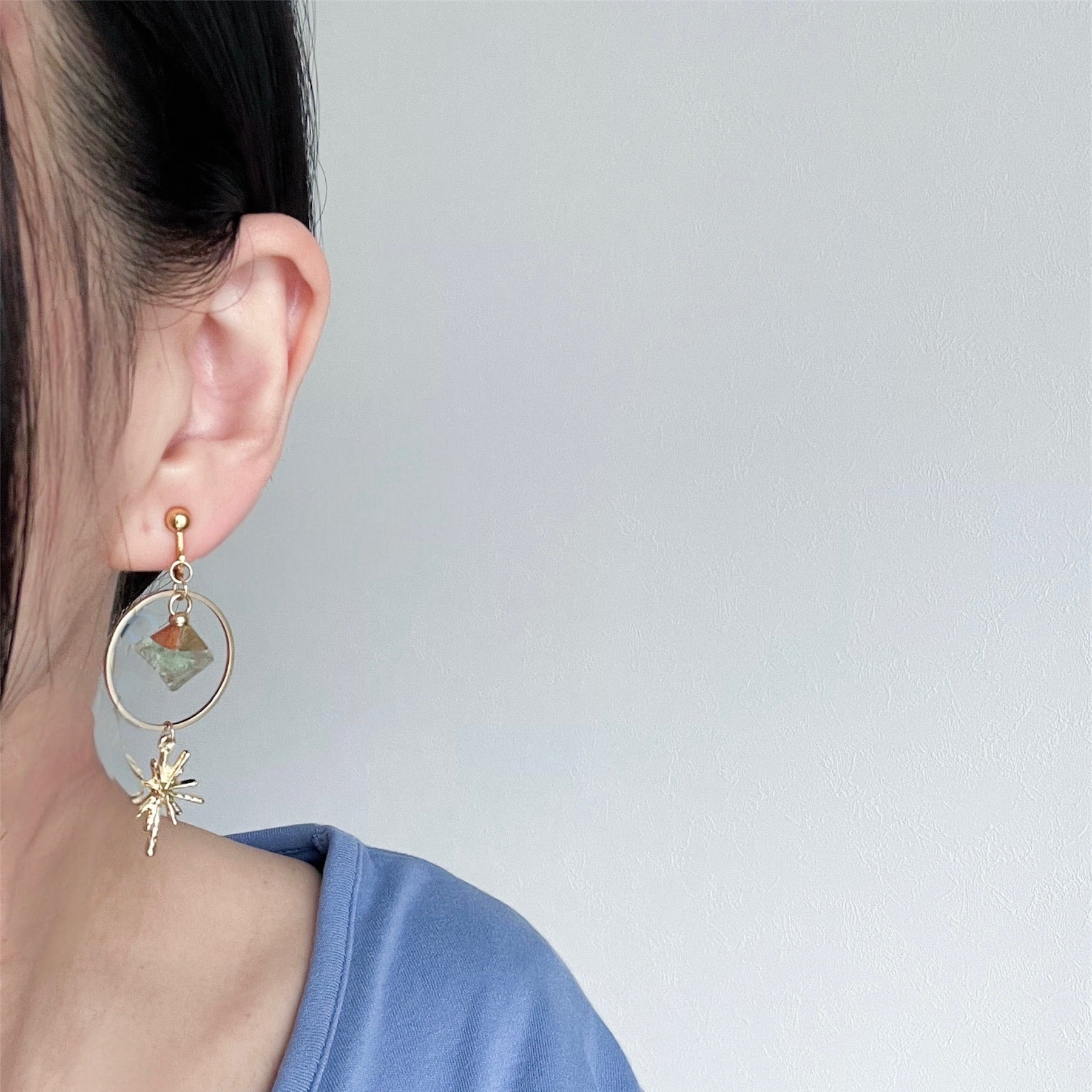 月と太陽のデザインピアス 月と太陽 ピアス/イヤリング – 宙フェス夜市